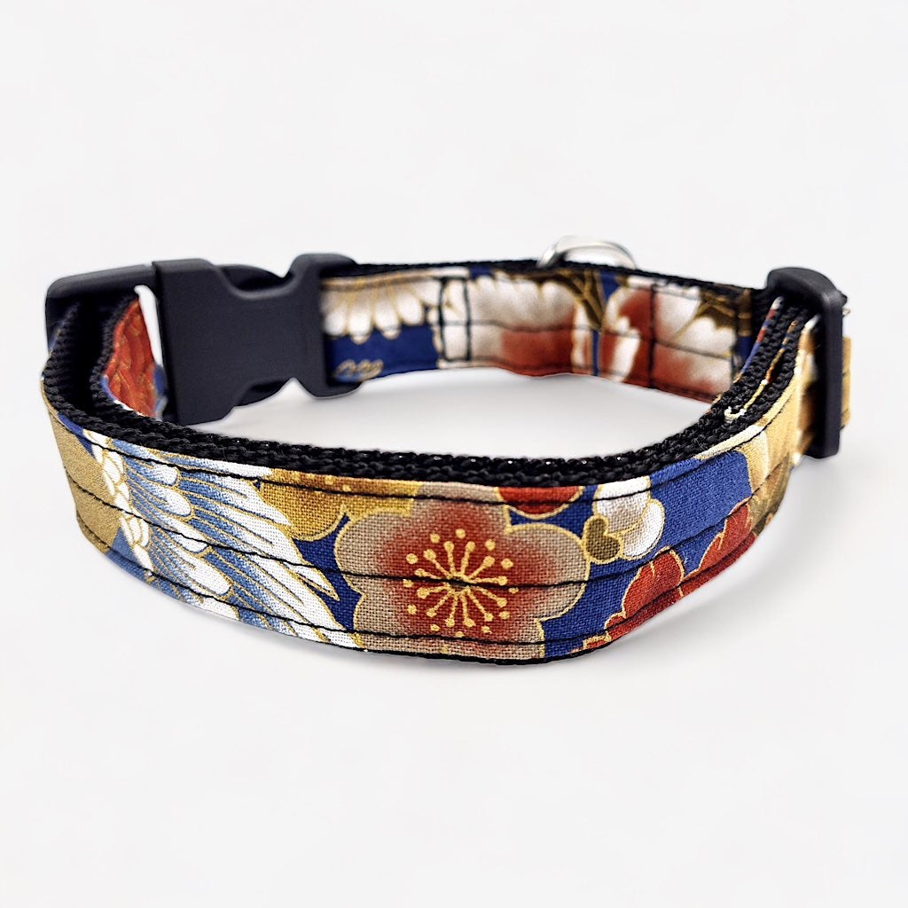 collare per cani in tessuto giapponese con fiori blu