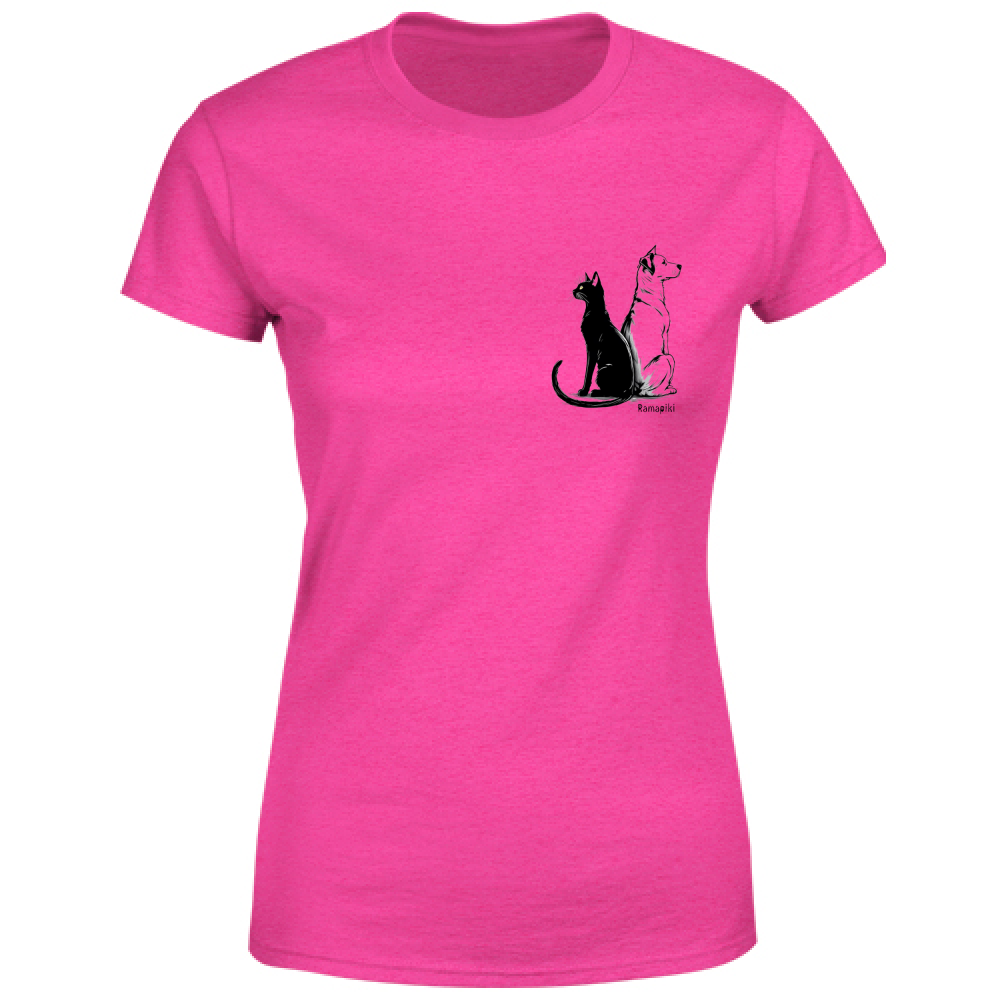 Dettaglio stampa cane e gatto su t-shirt donna
